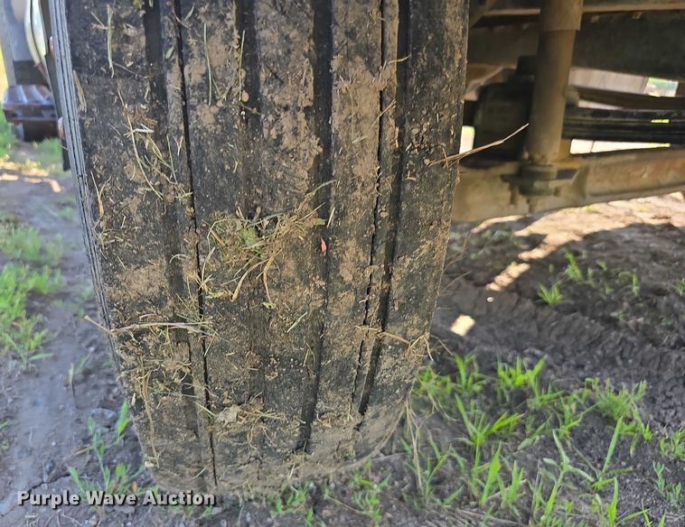 image for item DT6956 1992 White GMC WG Series semi truck