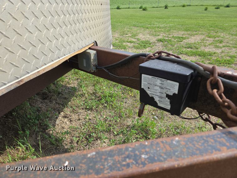 image for item DT7208 2005 Interstate enclosed cargo trailer