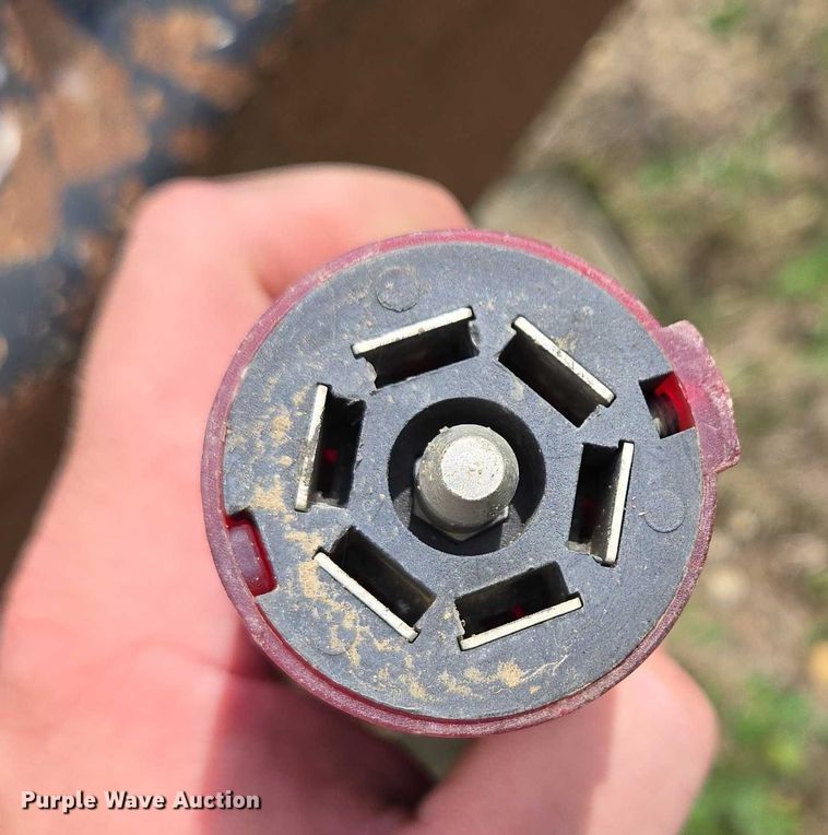 image for item DT7208 2005 Interstate enclosed cargo trailer