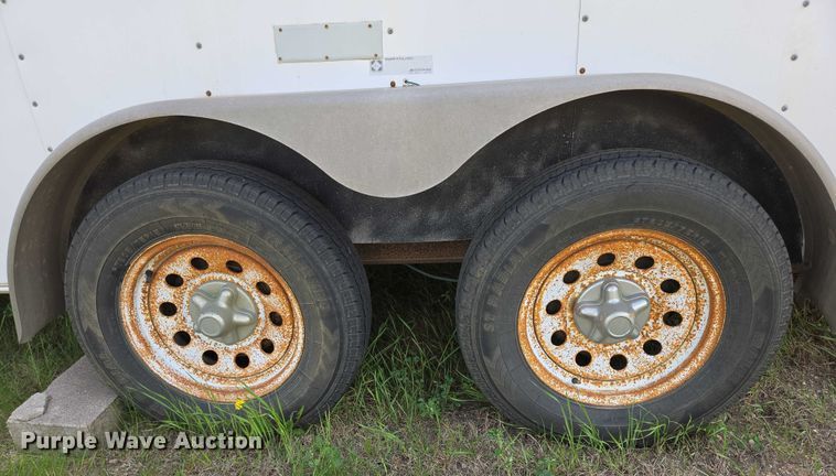 image for item DT7208 2005 Interstate enclosed cargo trailer