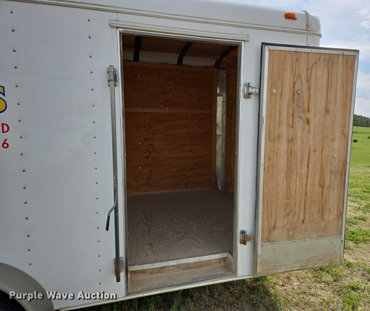 image for item DT7208 2005 Interstate enclosed cargo trailer