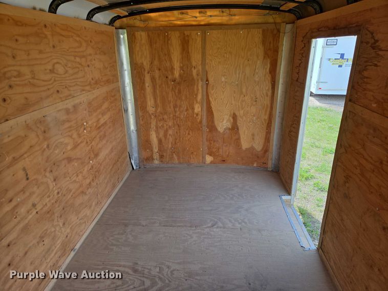 image for item DT7208 2005 Interstate enclosed cargo trailer