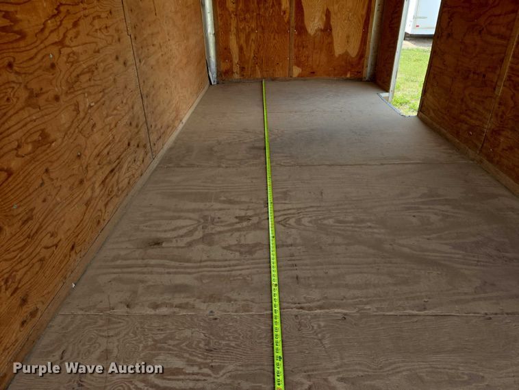 image for item DT7208 2005 Interstate enclosed cargo trailer