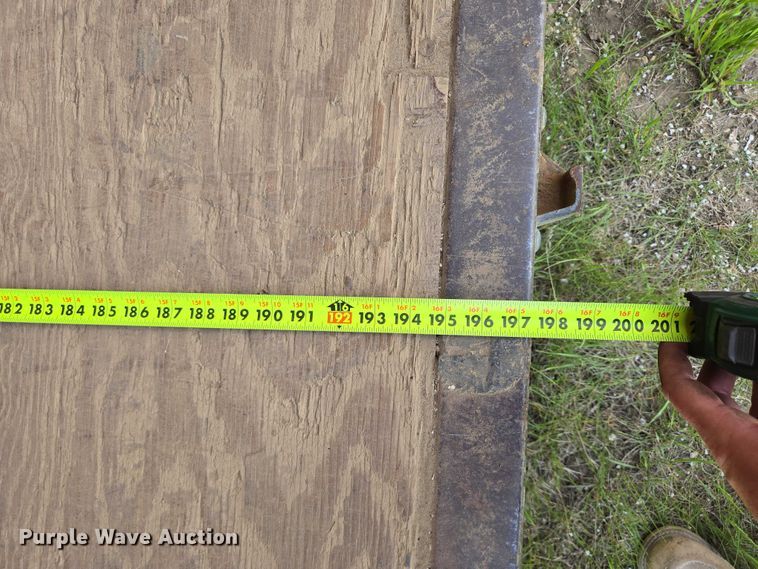 image for item DT7208 2005 Interstate enclosed cargo trailer