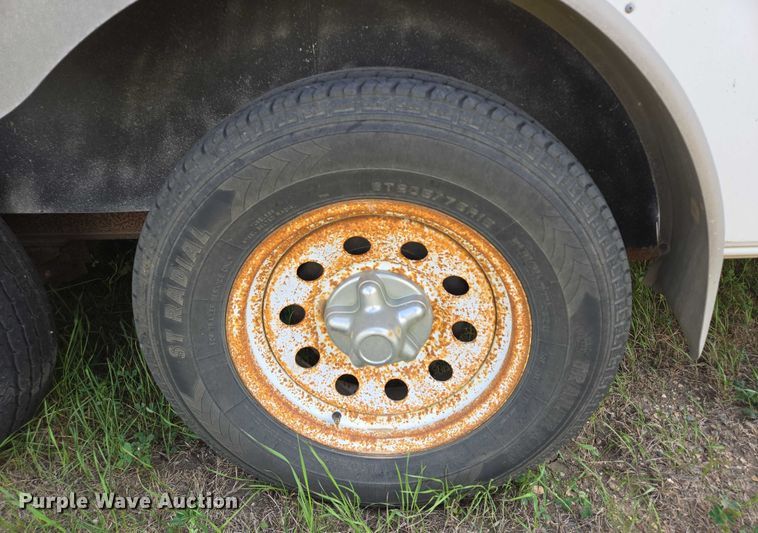 image for item DT7208 2005 Interstate enclosed cargo trailer