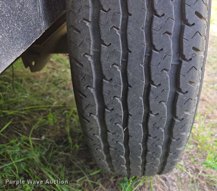 image for item DT7208 2005 Interstate enclosed cargo trailer