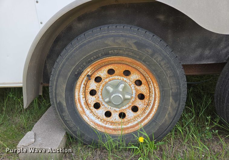 image for item DT7208 2005 Interstate enclosed cargo trailer