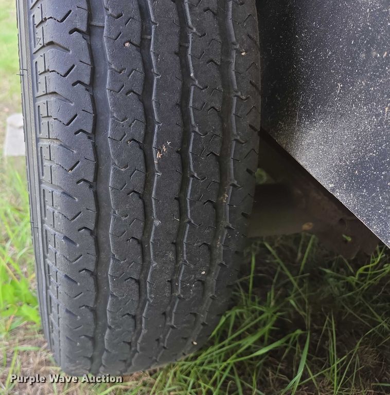 image for item DT7208 2005 Interstate enclosed cargo trailer