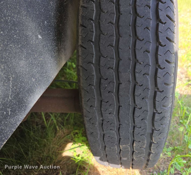 image for item DT7208 2005 Interstate enclosed cargo trailer