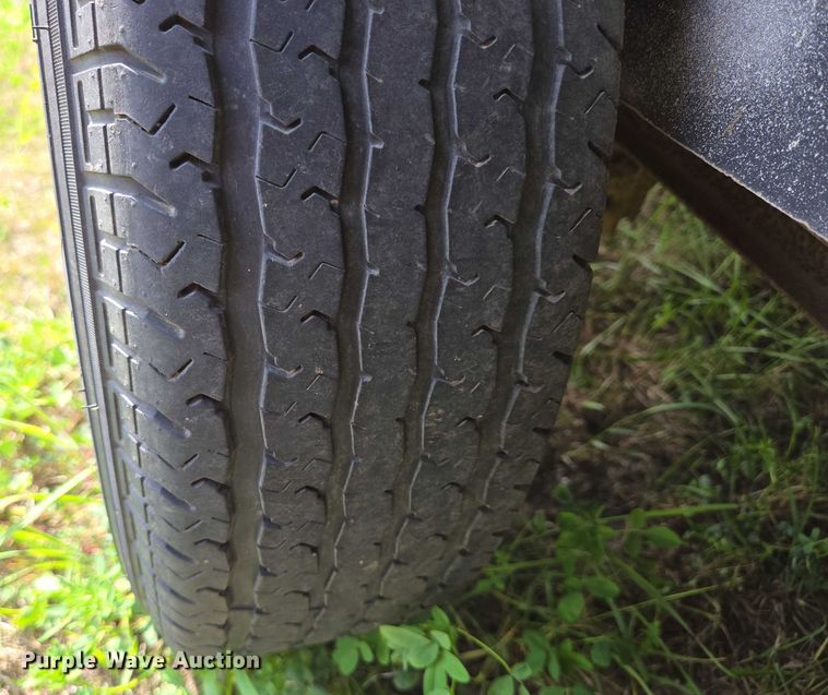 image for item DT7208 2005 Interstate enclosed cargo trailer