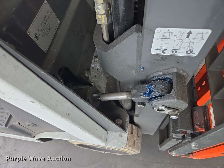 image for item DU7760 UniCarriers CFS40 forklift