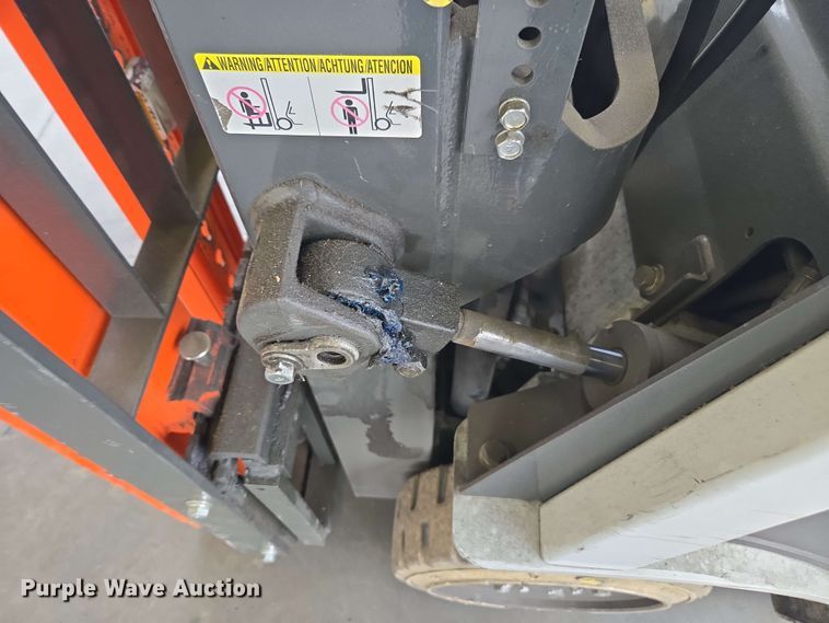 image for item DU7760 UniCarriers CFS40 forklift