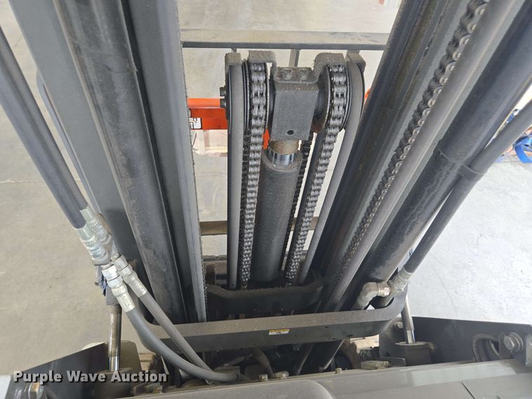 image for item DU7760 UniCarriers CFS40 forklift