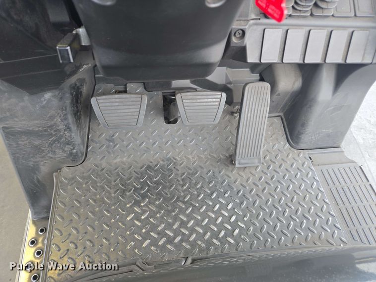 image for item DU7760 UniCarriers CFS40 forklift