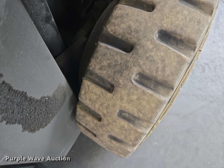 image for item DU7760 UniCarriers CFS40 forklift