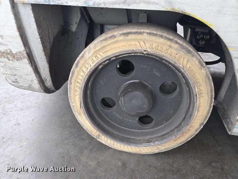 image for item DU7760 UniCarriers CFS40 forklift