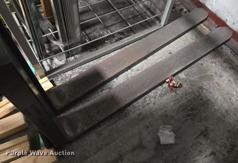 image for item DU7760 UniCarriers CFS40 forklift