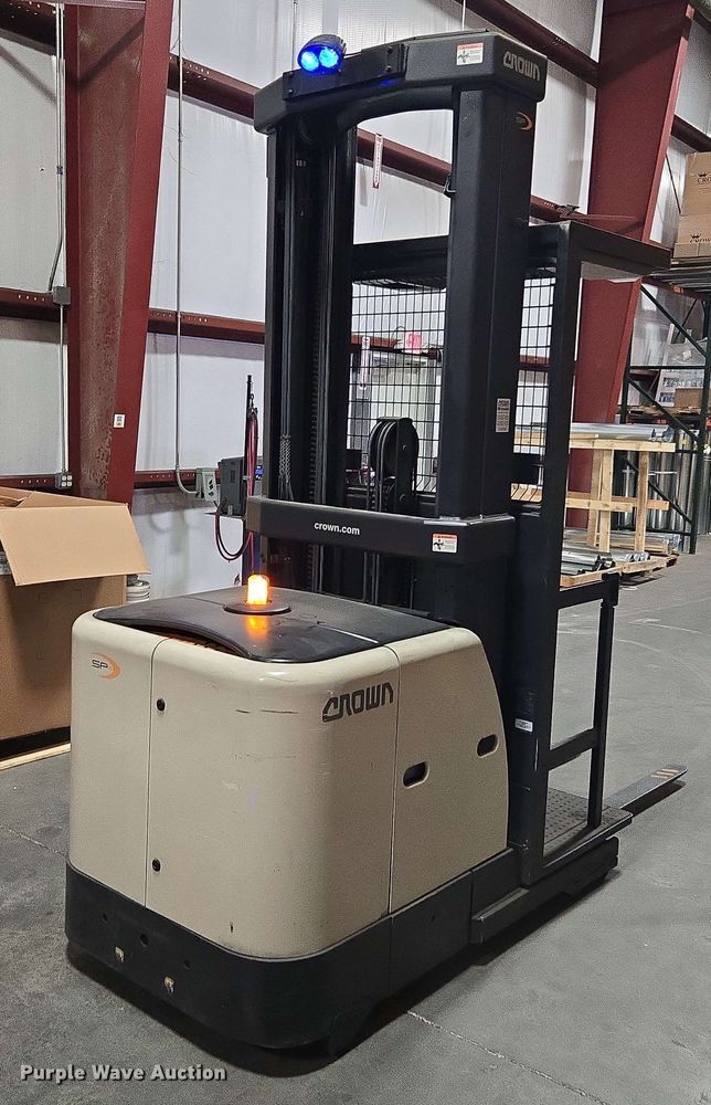 image for item DU7761 Crown SP3520-30 order picker