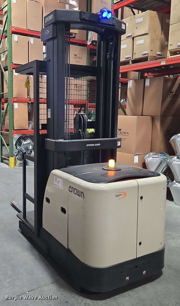 image for item DU7761 Crown SP3520-30 order picker