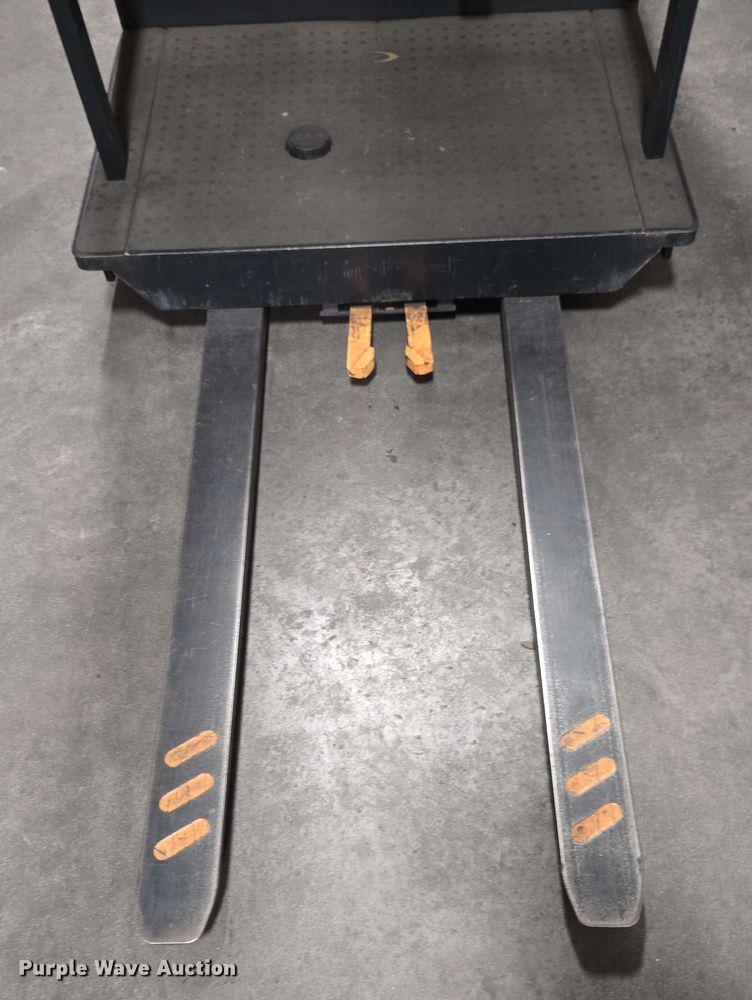 image for item DU7761 Crown SP3520-30 order picker