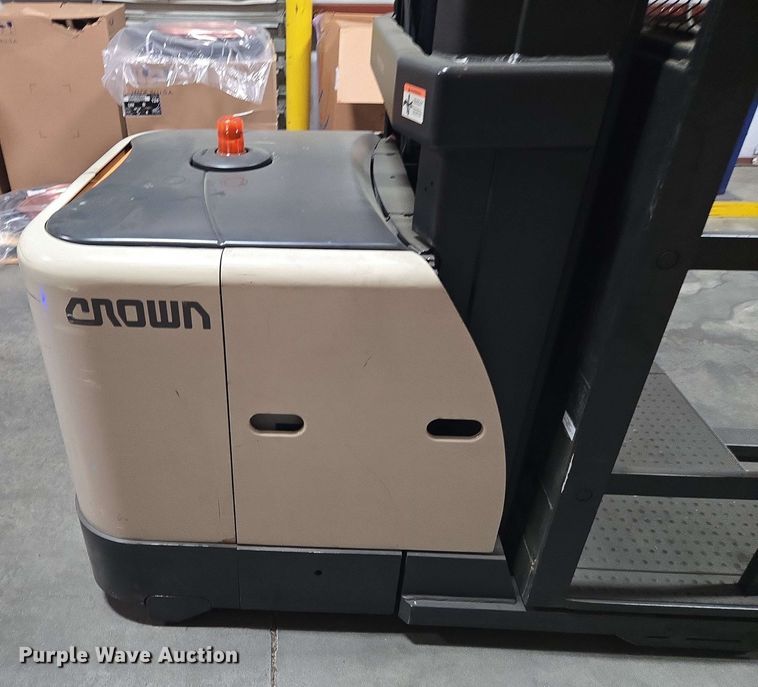 image for item DU7761 Crown SP3520-30 order picker