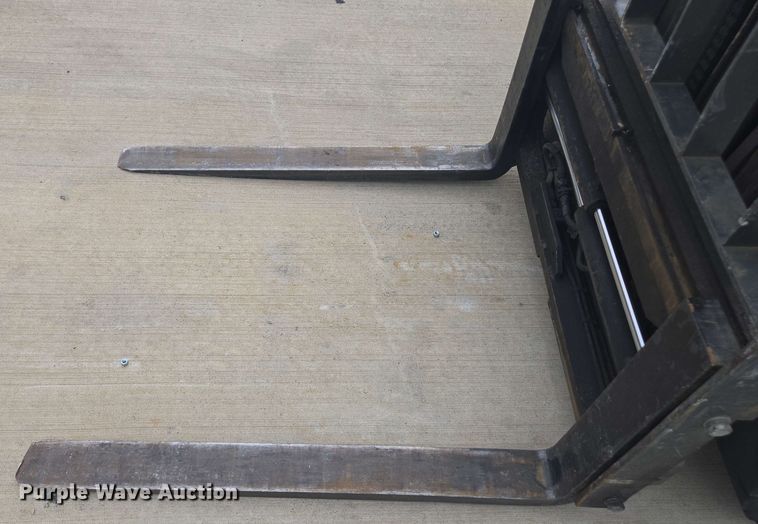 image for item DU7763 2016 UniCarriers PF50 forklift