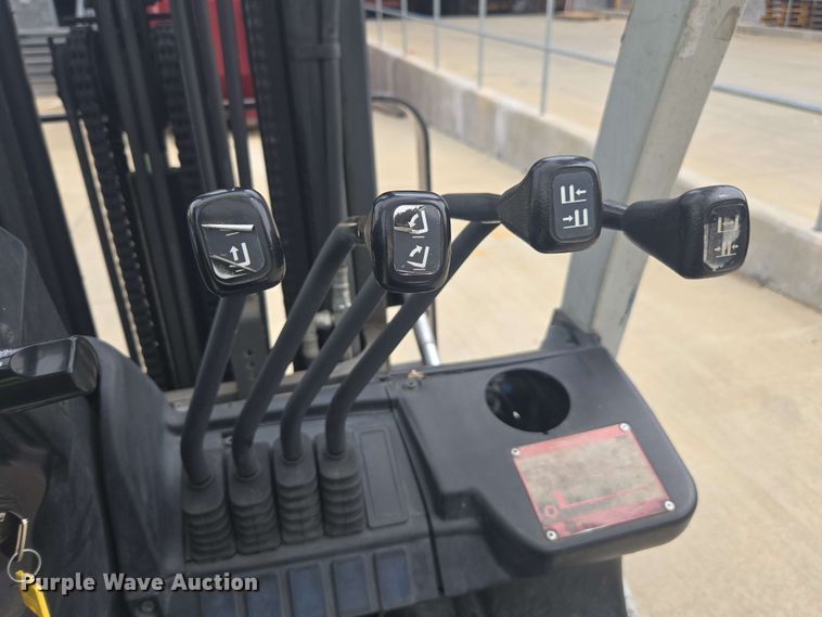 image for item DU7763 2016 UniCarriers PF50 forklift