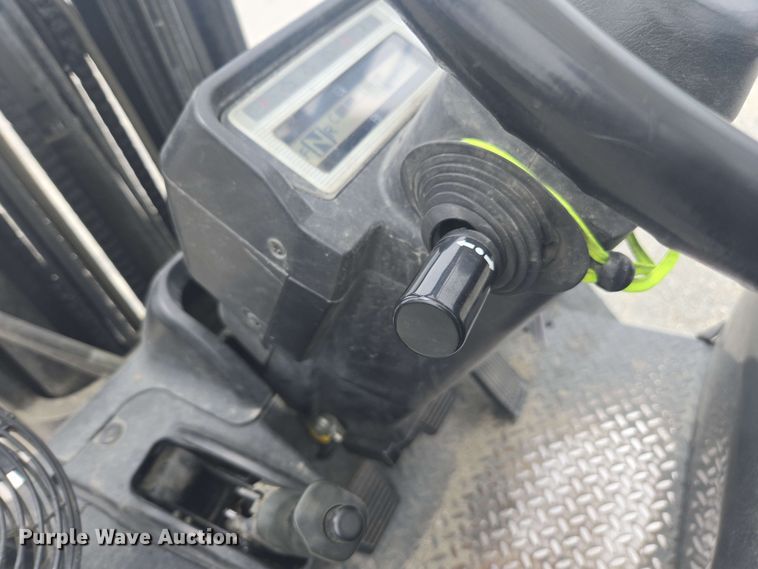 image for item DU7764 2016 UniCarriers PF50 forklift