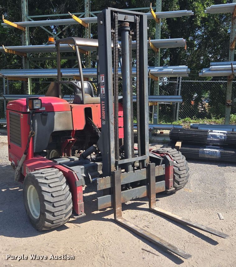 image for item DU7768 2015 Moffett M8 55.3 forklift