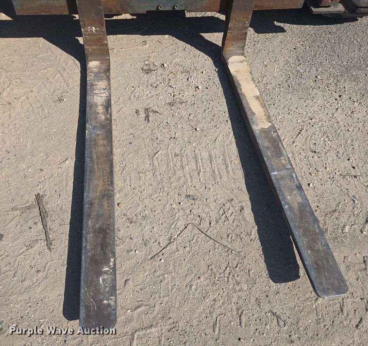 image for item DU7768 2015 Moffett M8 55.3 forklift