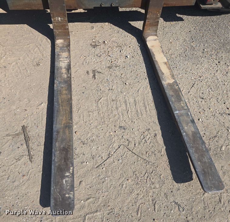 image for item DU7768 2015 Moffett M8 55.3 forklift