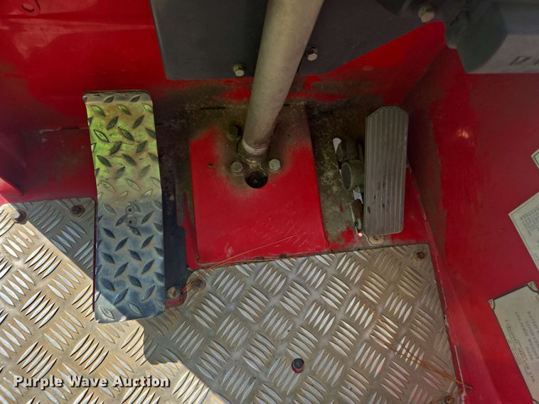 image for item DU7768 2015 Moffett M8 55.3 forklift