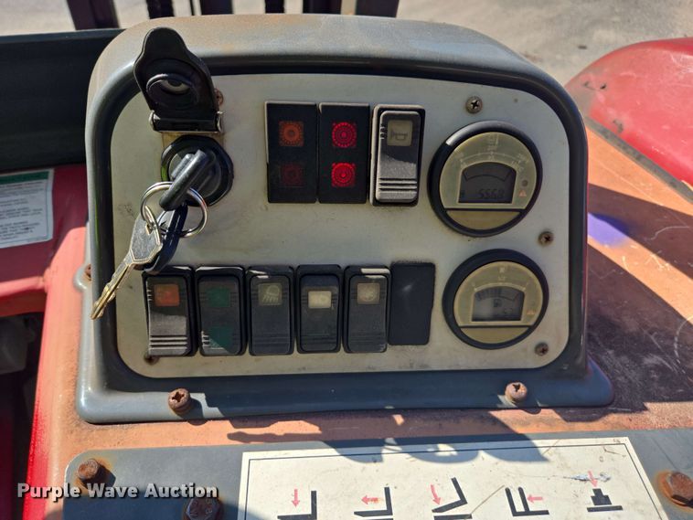 image for item DU7768 2015 Moffett M8 55.3 forklift