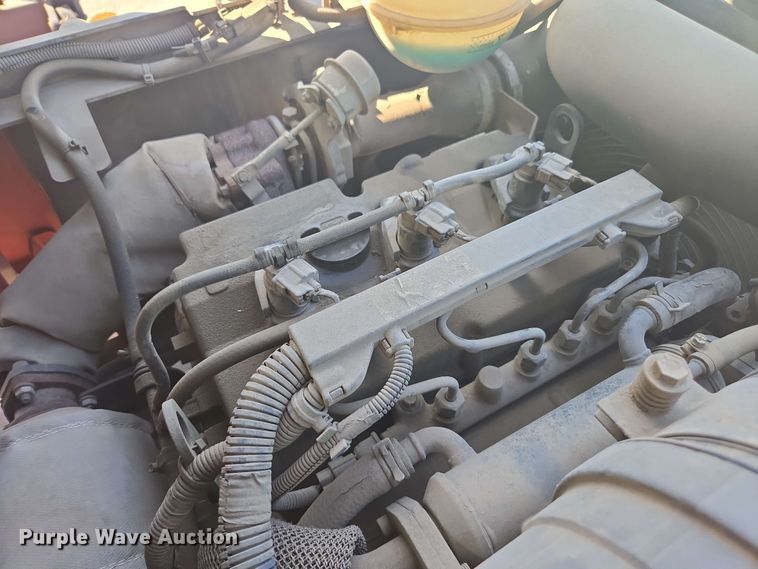 image for item DU7768 2015 Moffett M8 55.3 forklift