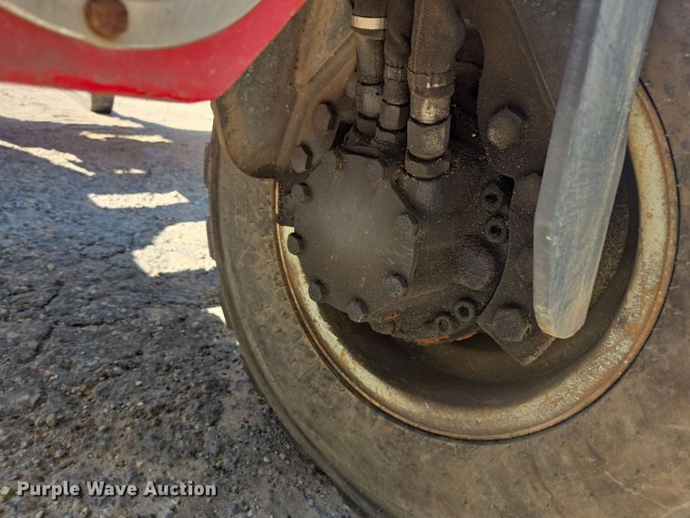 image for item DU7768 2015 Moffett M8 55.3 forklift