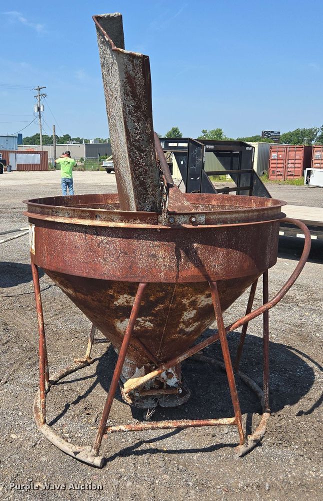 image for item DU7781 Gar-bro concrete bucket