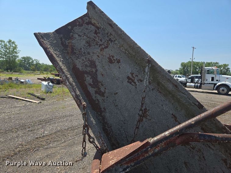 image for item DU7781 Gar-bro concrete bucket