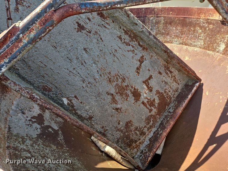 image for item DU7781 Gar-bro concrete bucket