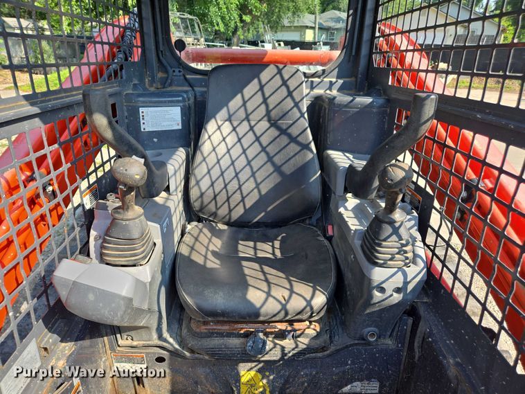 image for item DU7784 2019 Kubota SVL75-2 tracked skid steer loader