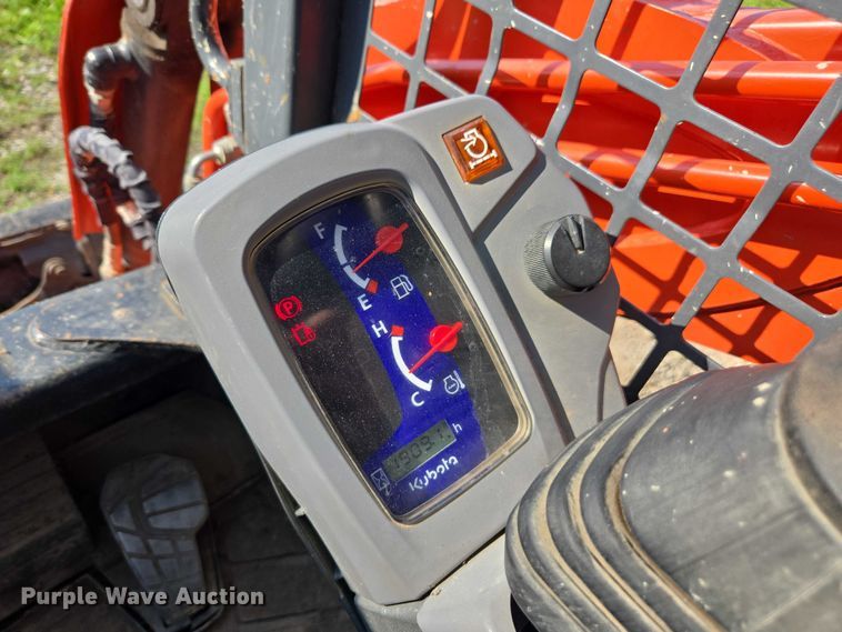 image for item DU7784 2019 Kubota SVL75-2 tracked skid steer loader