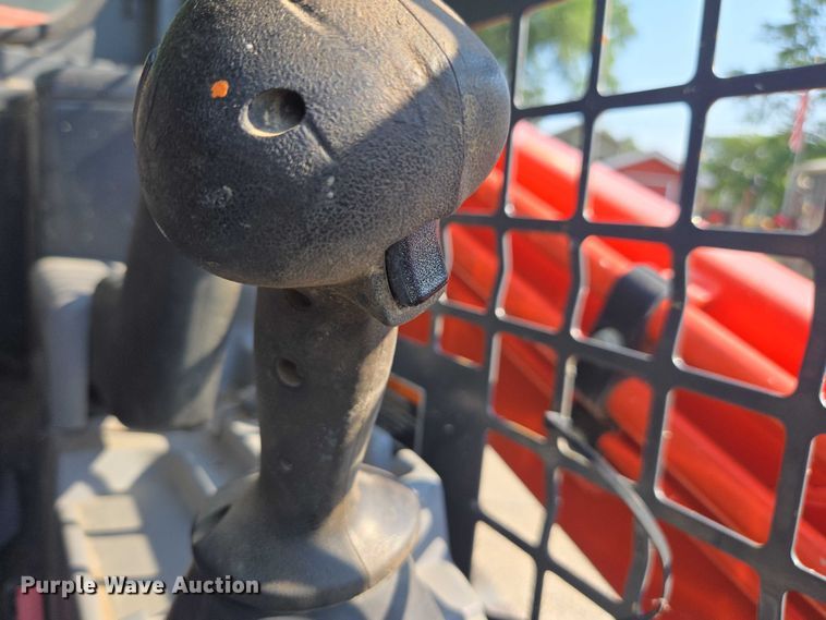 image for item DU7784 2019 Kubota SVL75-2 tracked skid steer loader