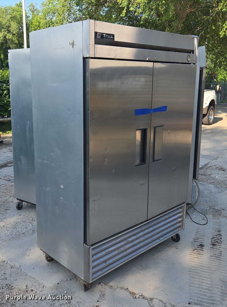 image for item DU7785 (3) refrigerators