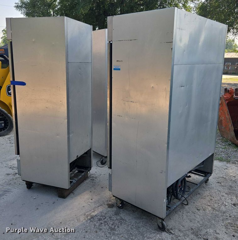 image for item DU7785 (3) refrigerators