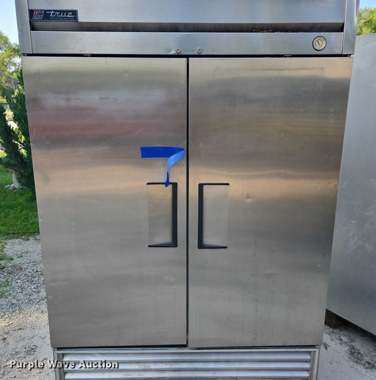 image for item DU7785 (3) refrigerators