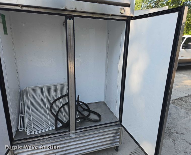 image for item DU7785 (3) refrigerators