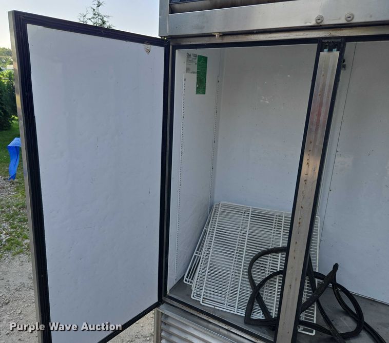 image for item DU7785 (3) refrigerators