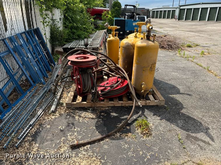 image for item DU9749 Fuel and lube