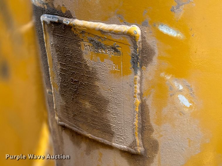 image for item DU9749 Fuel and lube