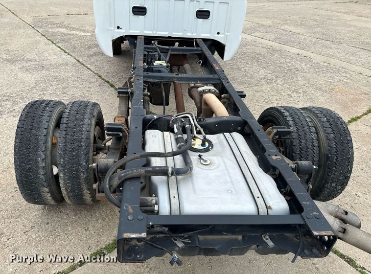 image for item DU9760 2012 Ford F550 Super Duty truck cab and chassis