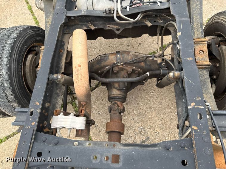 image for item DU9760 2012 Ford F550 Super Duty truck cab and chassis